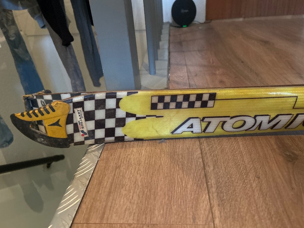 Atomic Race 9.34-carvingski's met Atomic-skibindingen, Ophalen, Atomic, Skiën, Ski's