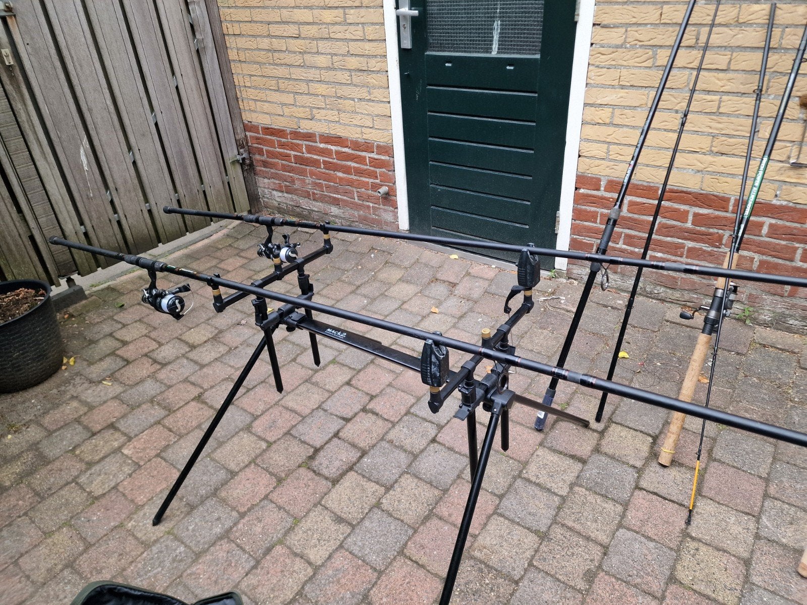 Complete Karpervisuitrusting: Hengels, Molens, Rodpod & Meer, Ophalen, Zo goed als nieuw
