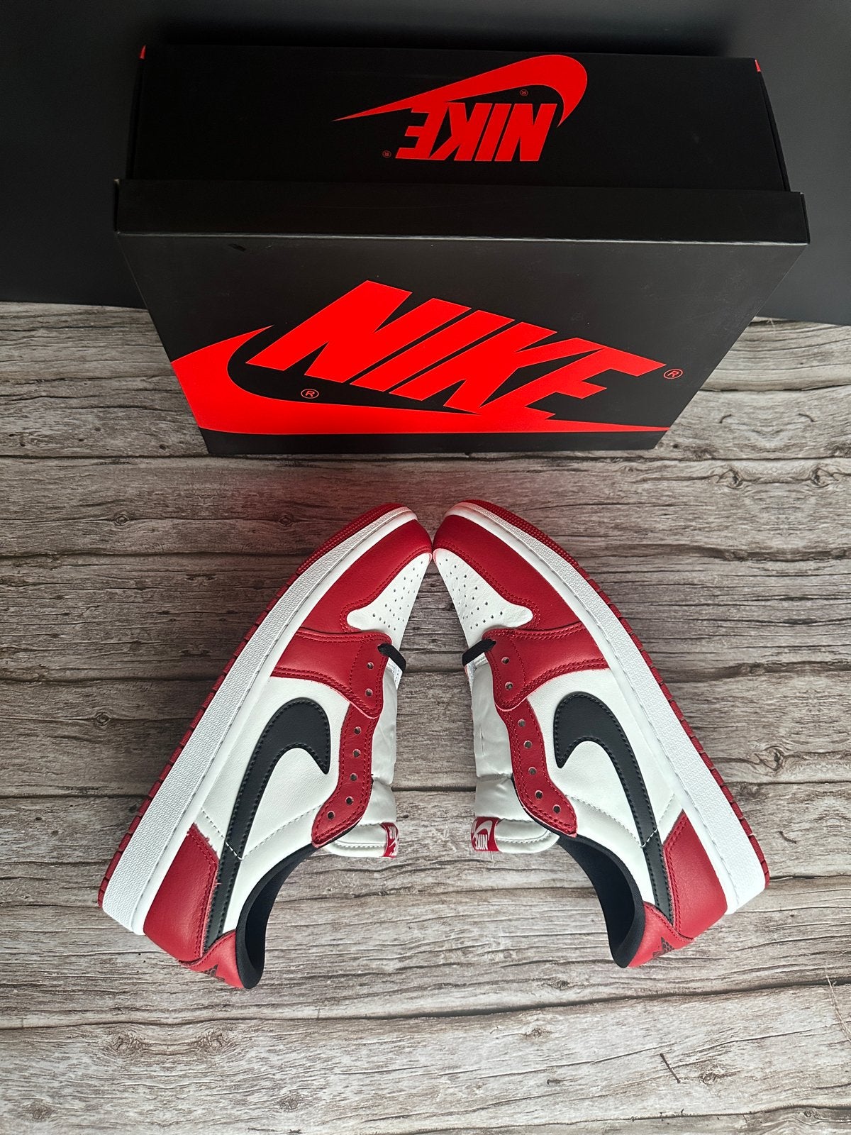 Nike Air Jordan 1 Retro Low OG 'Chicago', Ophalen of Verzenden, Nieuw, Overige kleuren, Sneakers of Gympen