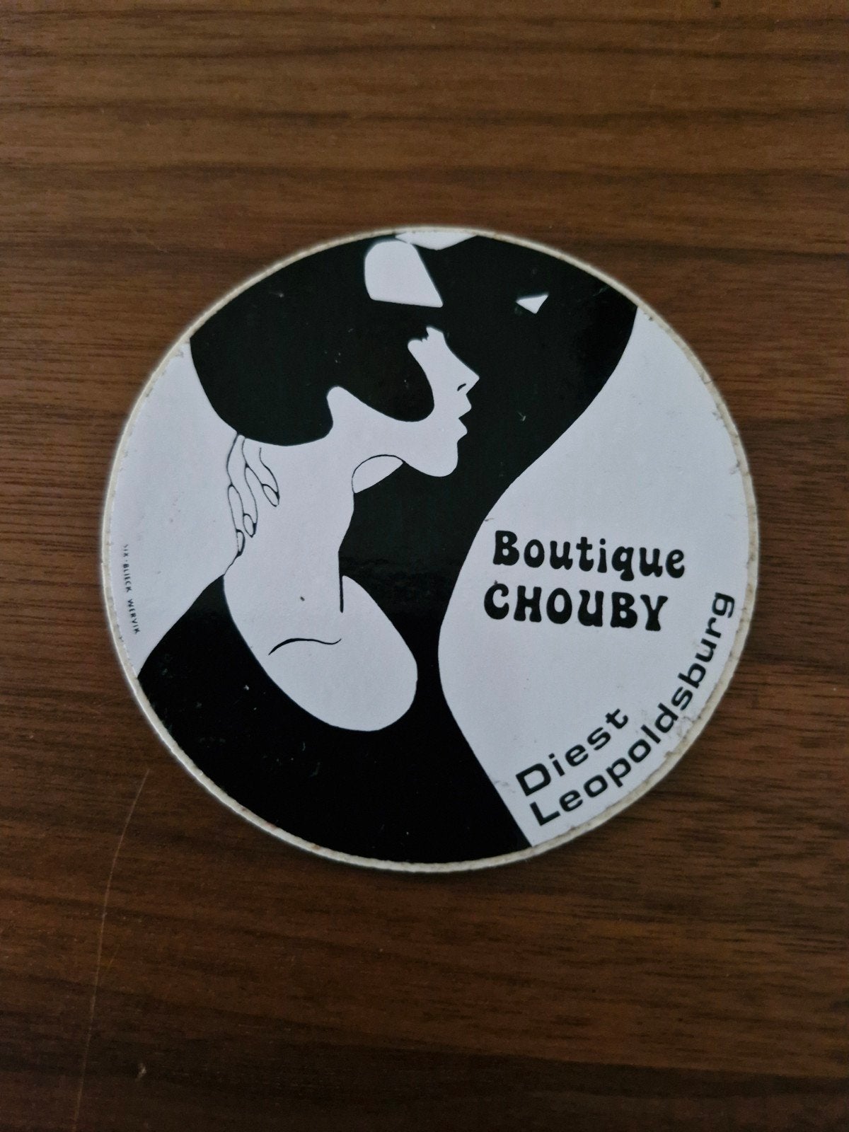 9170 Vintage Sticker Boutique Chouby Diest Leopoldsburg, Ophalen of Verzenden, Gebruikt, Bedrijf of Vereniging
