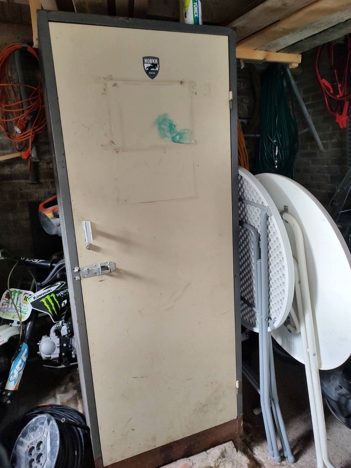 zadelkast 175 cm hoog, Ophalen, Gebruikt