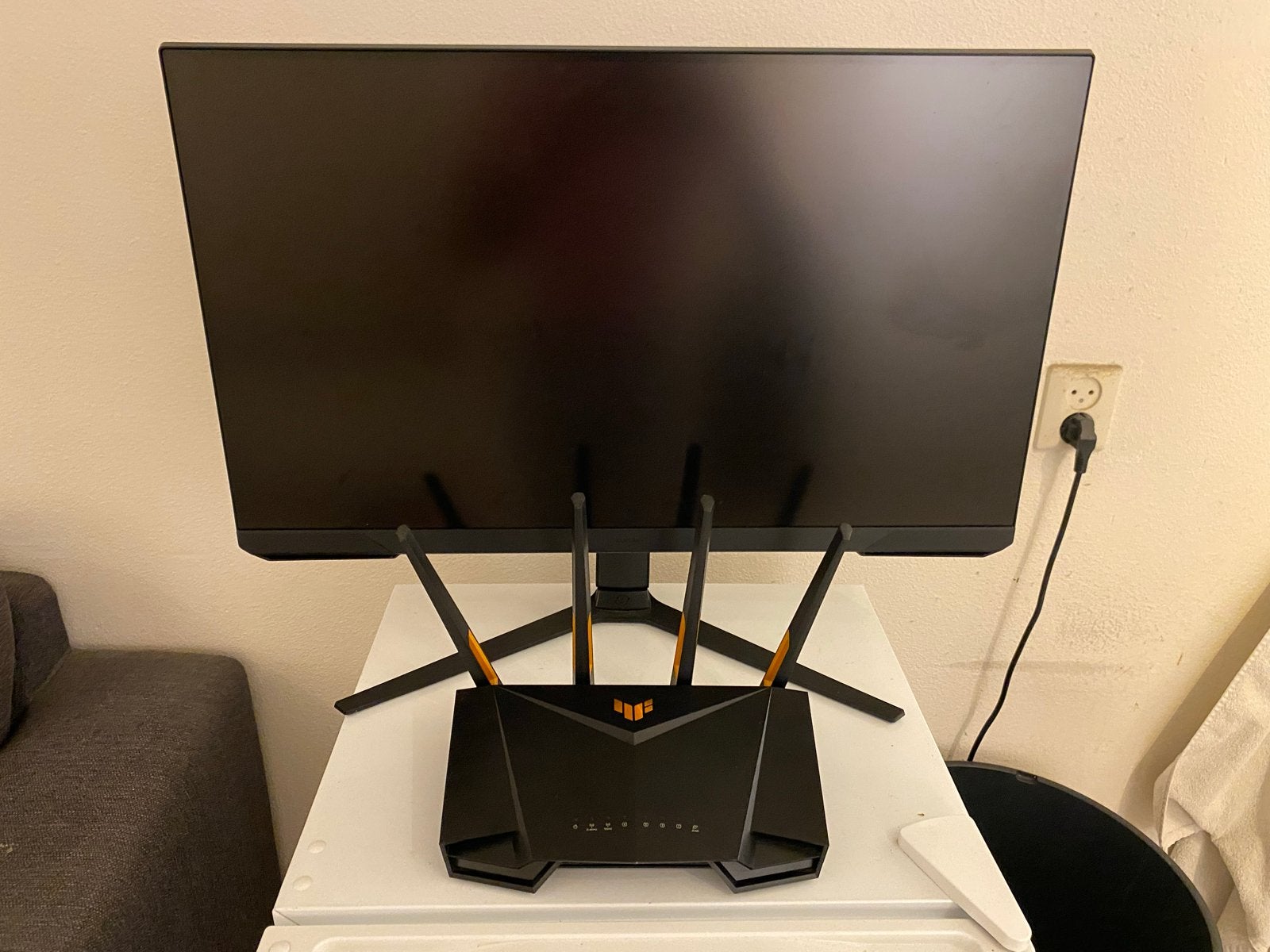 Gaming monitor en router combi deal, Ophalen, Zo goed als nieuw