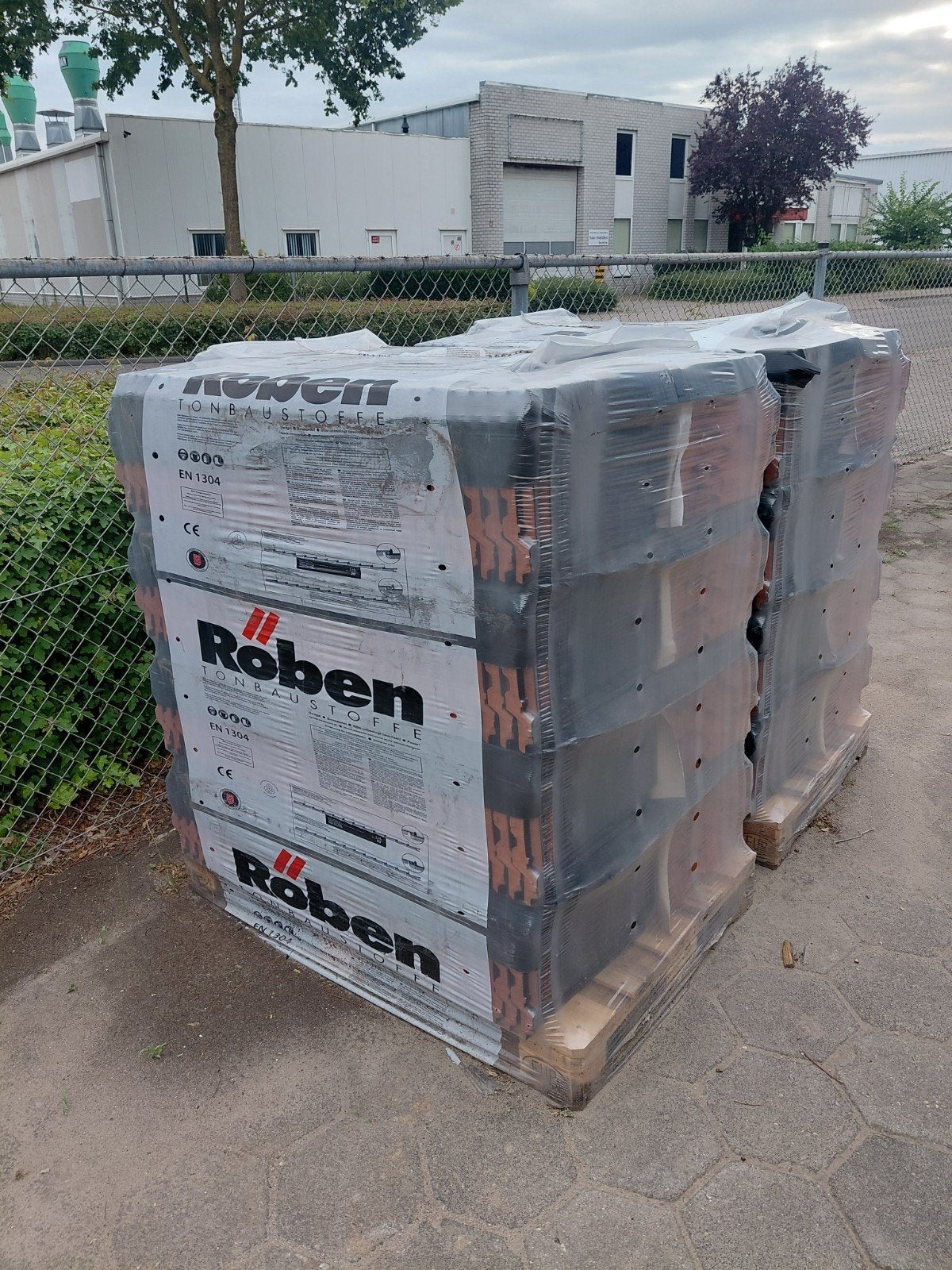 Nieuwe Roben Bergamo dakpannen,  zwart. Passen op betonsnele, Steen of Klei, Zwart, Nieuw, Ophalen of Verzenden