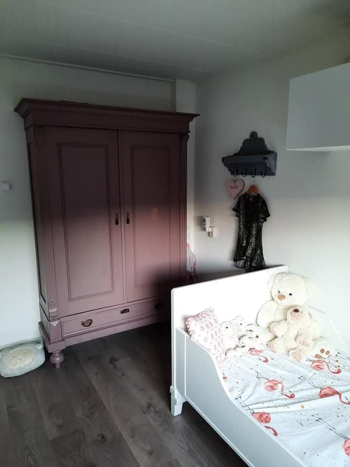 Brokante kledingkast - Uniek en stijlvol, Antiek en Kunst, Ophalen