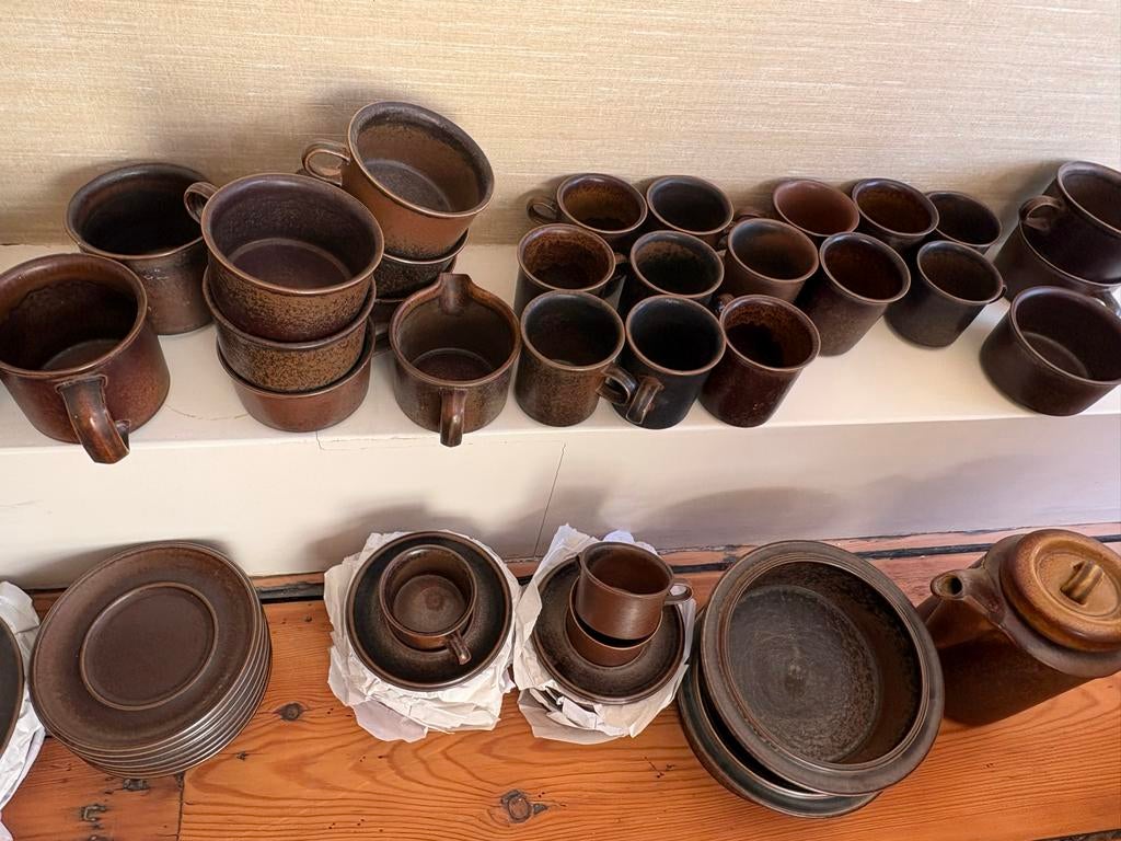 Vintage Aardewerk Servies - Bruin, Compleet Set, Antiek en Kunst, Antiek | Servies compleet, Ophalen