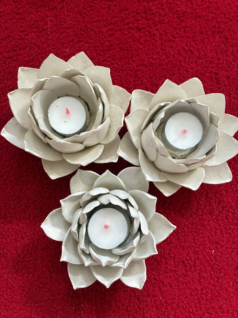 3 stenen waxinelichten - lotusbloemen, Ophalen, Gebruikt