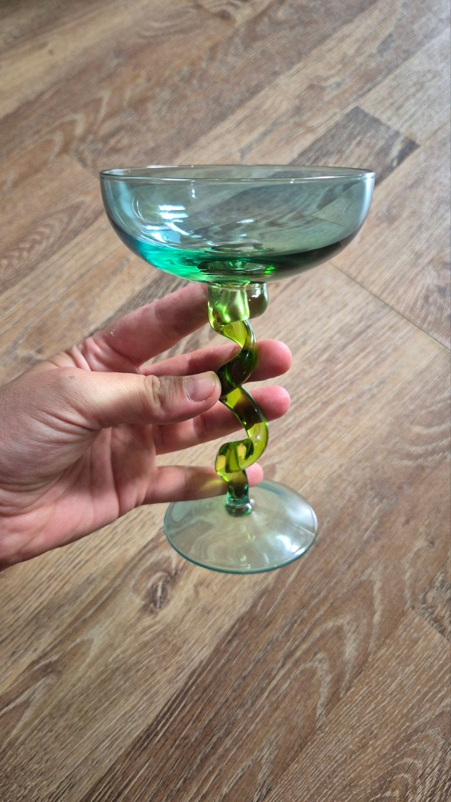 groene champagnecoupe met spiraalvoet, Glas of Glazen, Overige merken, Nieuw, Ophalen of Verzenden
