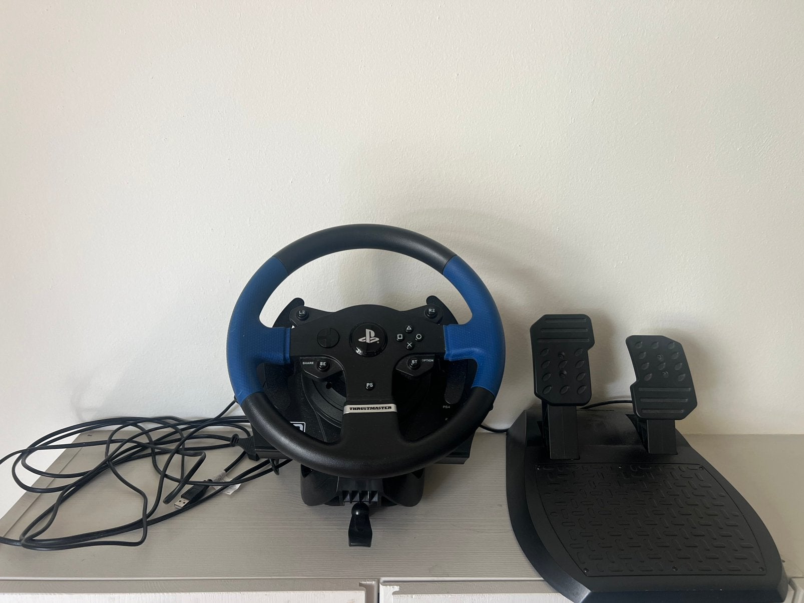Playstation Thrustmaster stuur en pedalenset! ZGAN!, Spelcomputers en Games, Ophalen of Verzenden, Zo goed als nieuw, PlayStation 1