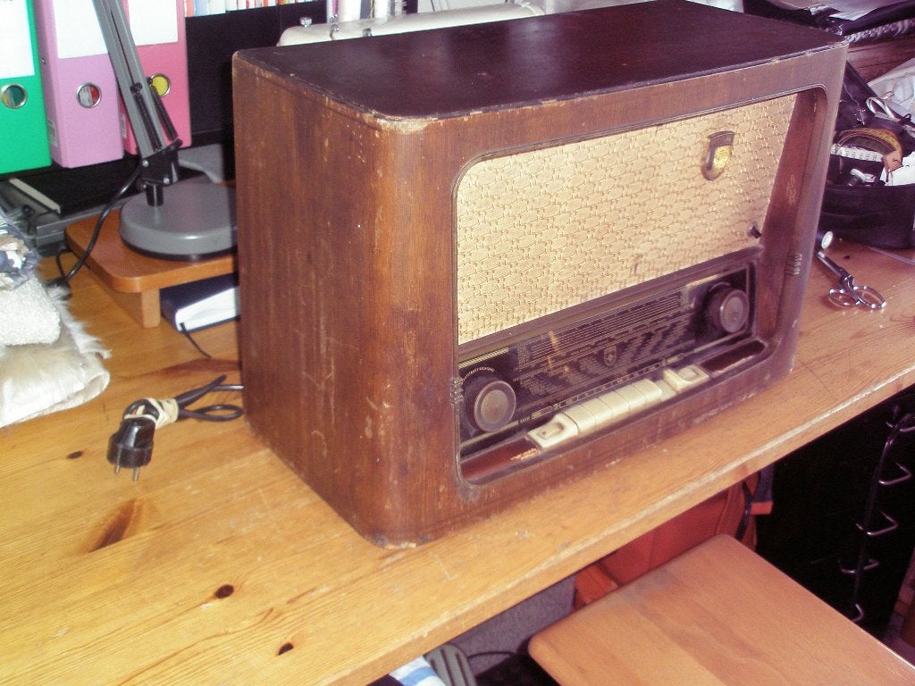 Buizenradio WEGA Mars 1077, Ophalen