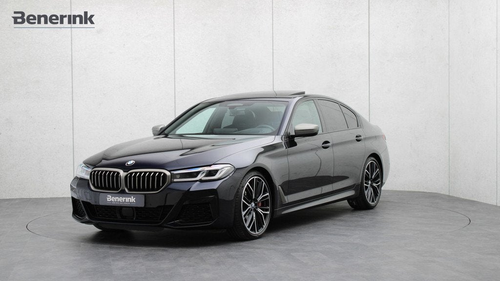 BMW 5 Serie M550i xDrive High Executive | Bowers & Wilkins |, 12 maanden, Gebruikt, 4395 cc, Bedrijf