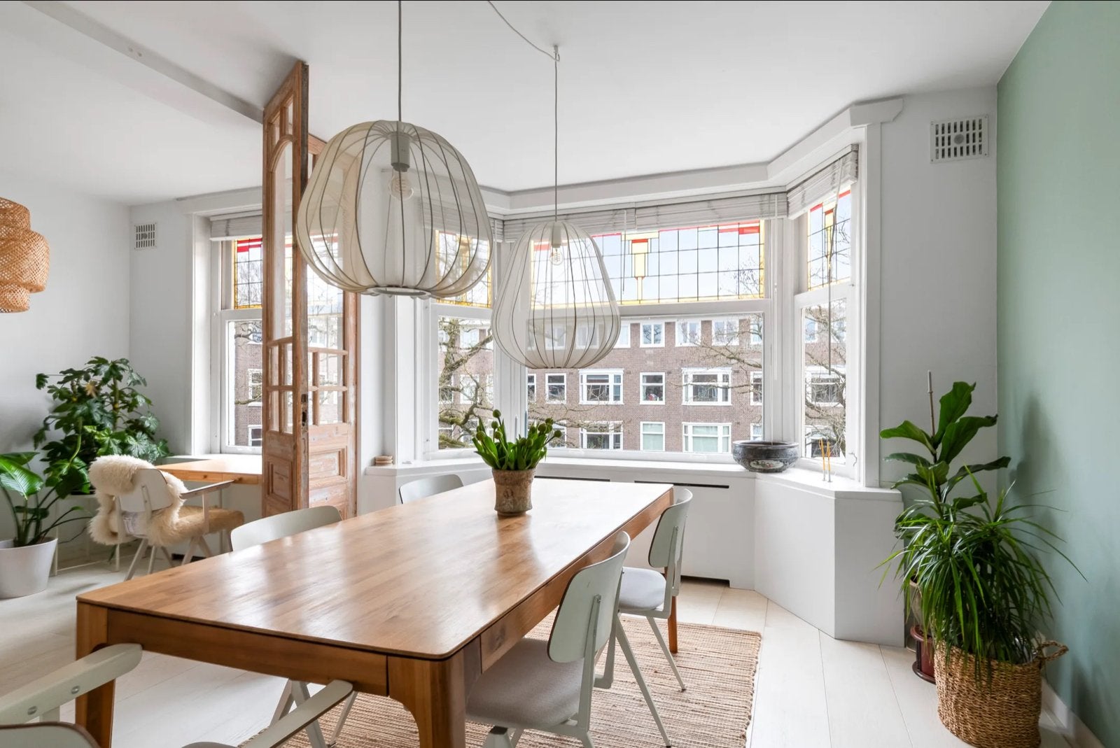 Eettafel Rikke van Sav&Okse, notenhout, Ophalen, 50 tot 100 cm, Zo goed als nieuw, Scandic