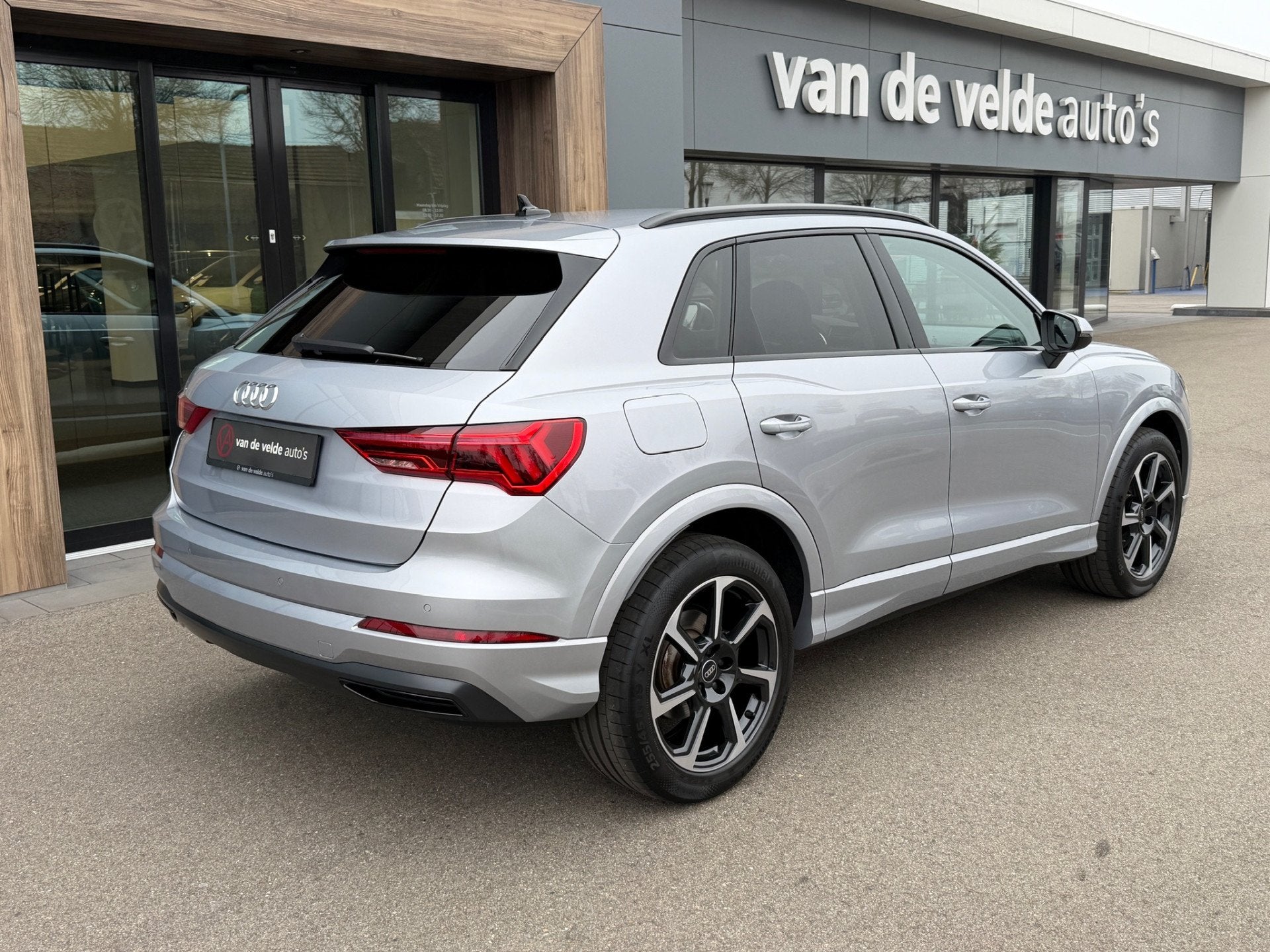 Audi Q3 35 TFSI 150pk S-tronic Advanced | Trekhaak | Zwart o, Auto's, 12 maanden, 15 km/l, Zwart, 4 cilinders
