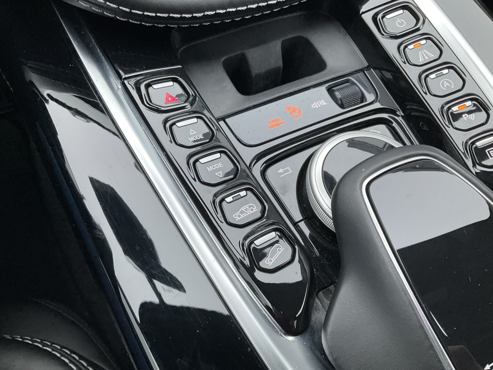 Foto 52 van Aston Martin Dbx 4.0 V8 360 Memory Stoelverw/koeling Sfeer