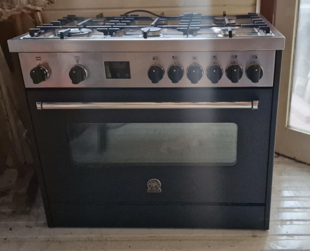 gasfornuis met oven bertazzoni, Witgoed en Apparatuur, Fornuizen, Ophalen, Gebruikt, 4 kookzones, Gas