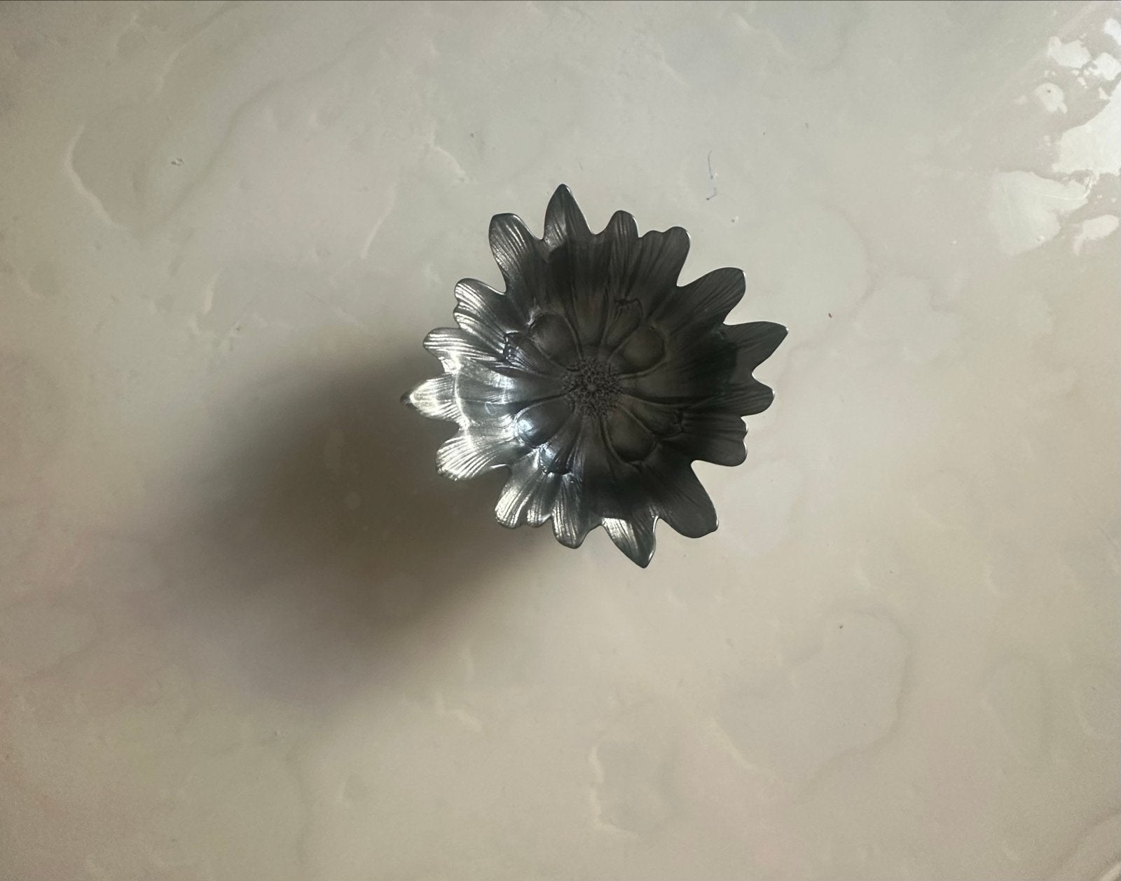 5 kleine borden  in bloemvorm, Huis en Inrichting, Ophalen, Nieuw, Glas