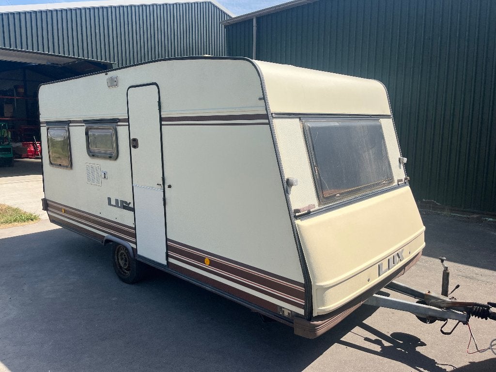 Leuke caravan uit 1985 voor festivals of andere uitjes, Caravans en Kamperen, Treinzit, 750 - 1000 kg, Particulier, Bürstner