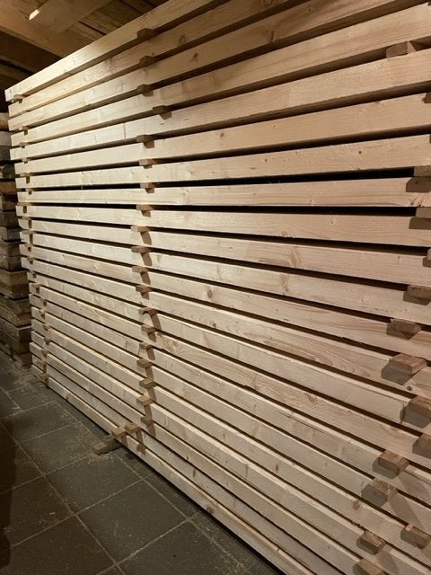 mooie balken zonder spijkergaten 6x4x255cm per stuk € 1.25, Ophalen, Zo goed als nieuw, 250 tot 300 cm, 50 mm of meer