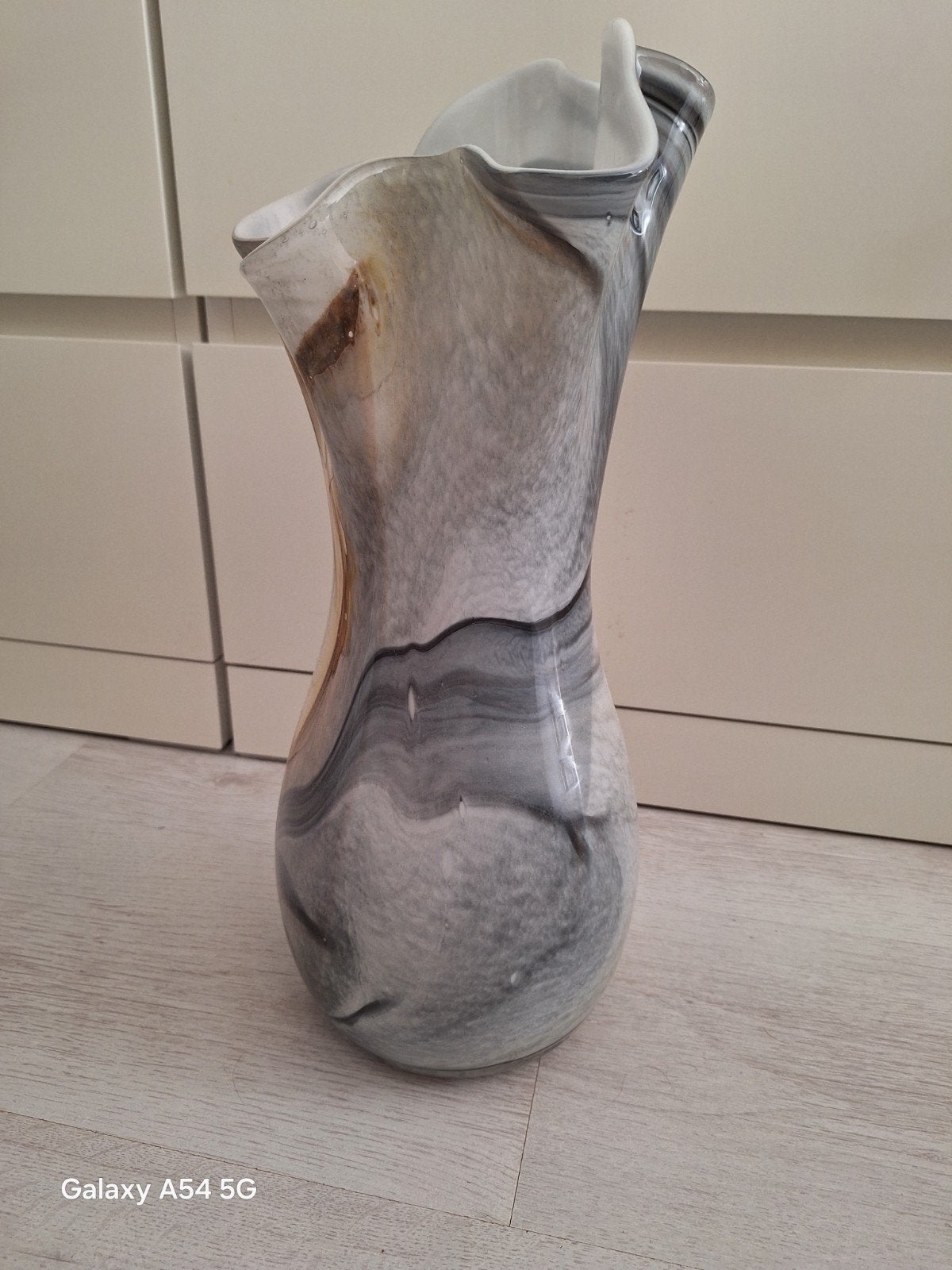 Decoratieve glazen vaas met uniek marmerpatroon, Ophalen