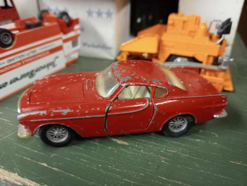 Volvo p1800 Dinky toys 116, Ophalen of Verzenden, Gebruikt, Auto