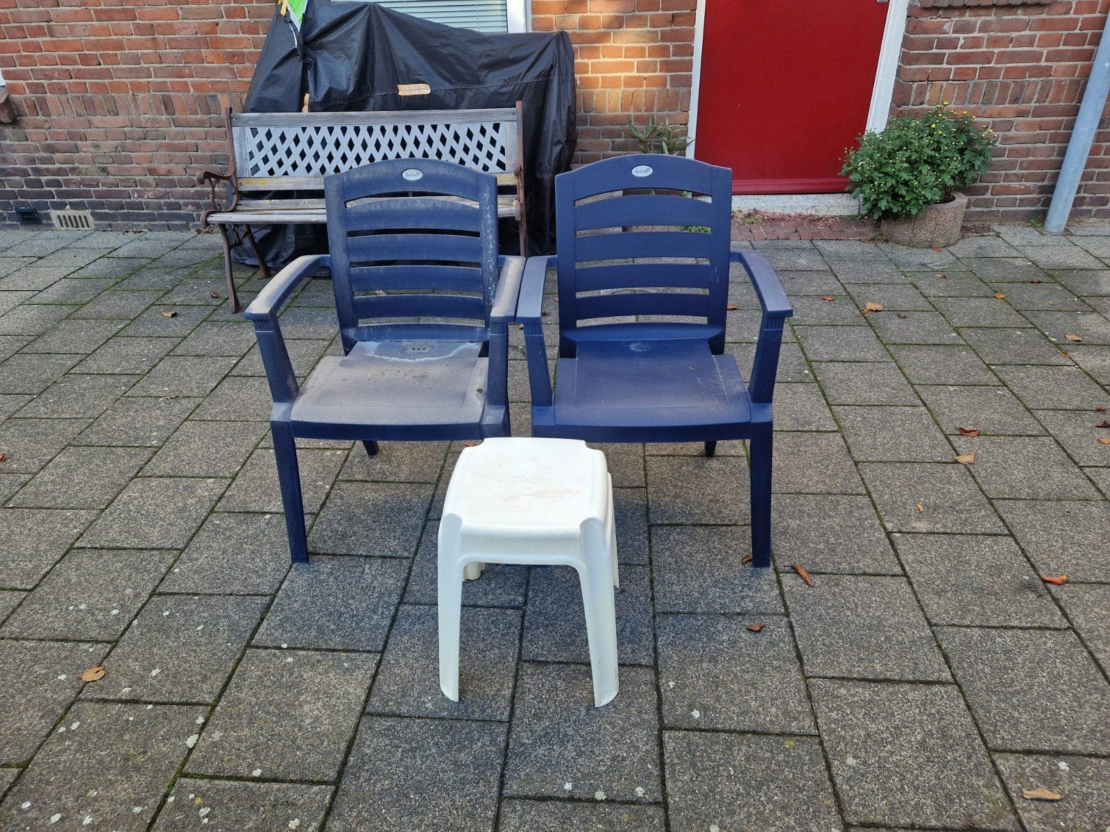 Gratis! Hartman tuinstoelen en/of een plastic krukje., Ophalen, Gebruikt, Kunststof