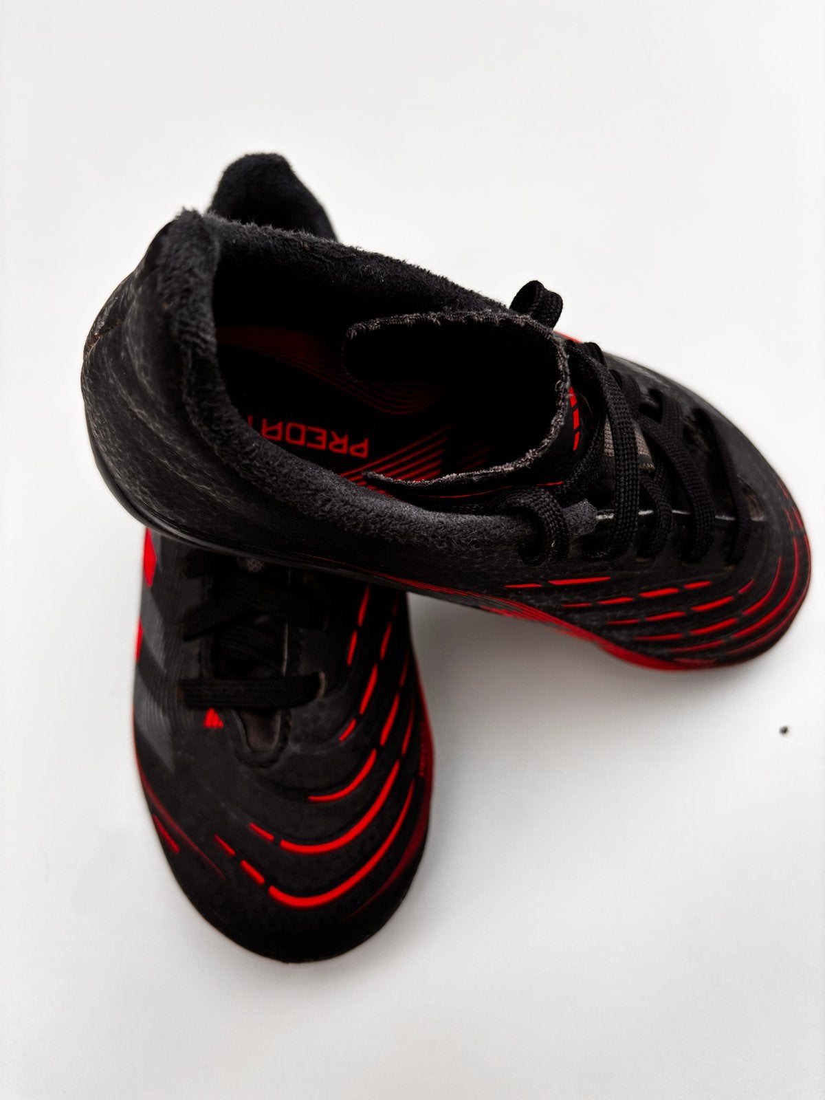 Adidas Predator voetbalschoenen - Maat 28, Sport en Fitness, Voetbal, Ophalen of Verzenden, Zo goed als nieuw, Schoenen
