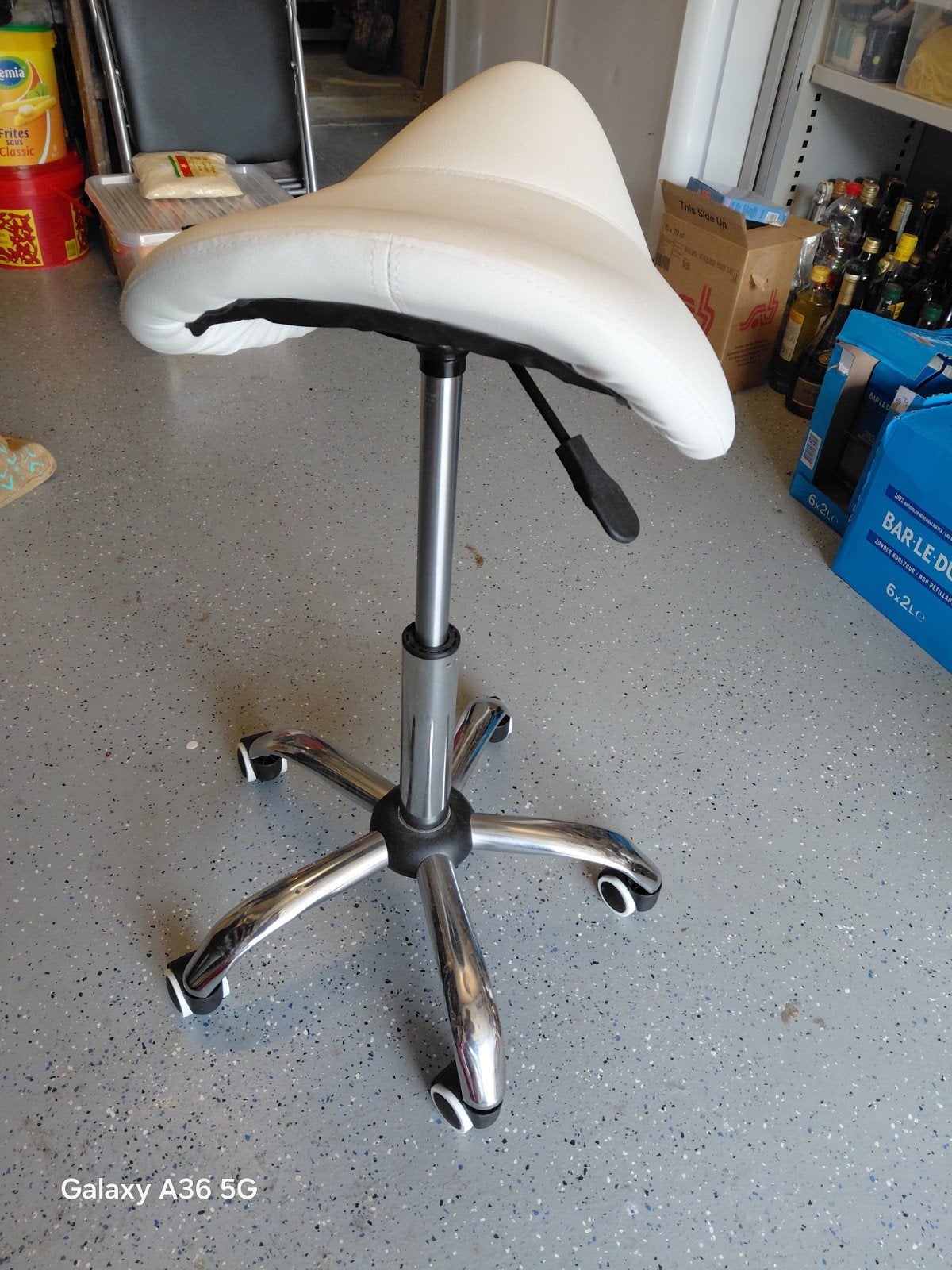Witte Zadelkruk op wielen - Ergonomisch en Verstelbaar