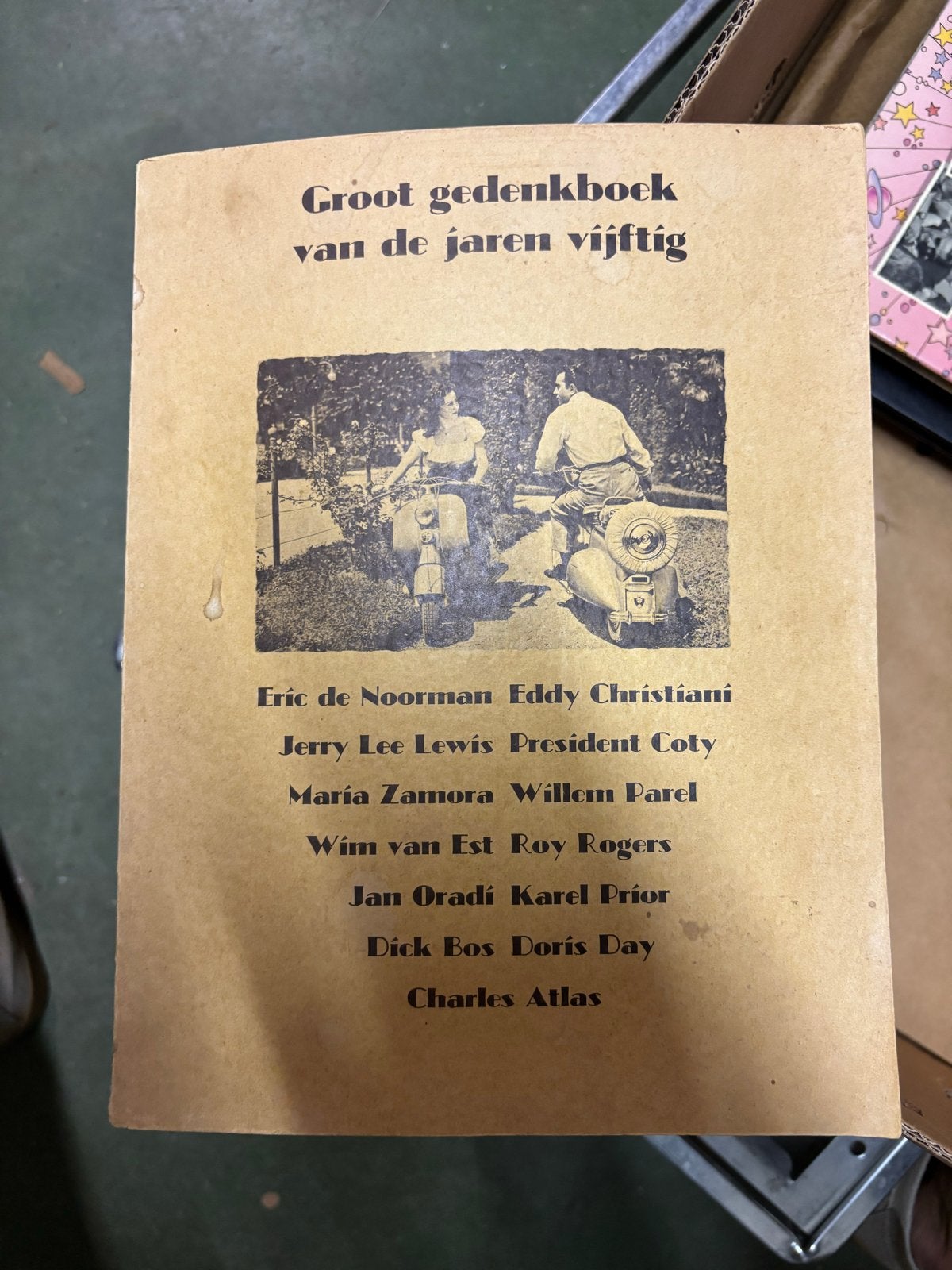 Groot Gedenkboek van de Jaren Vijftig - Vintage Boek, Ophalen, Gelezen, Nederland