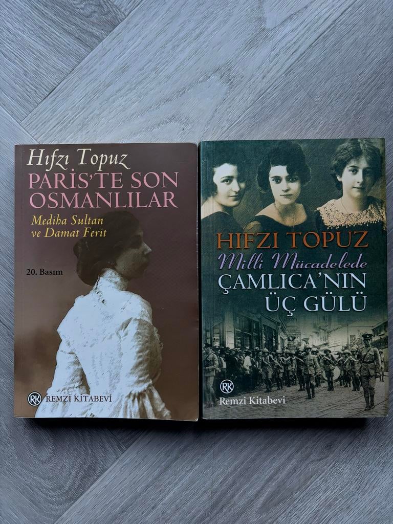 Hıfzı Topuz Boeken: Parijs & Çamlıca, Ophalen of Verzenden, Gelezen