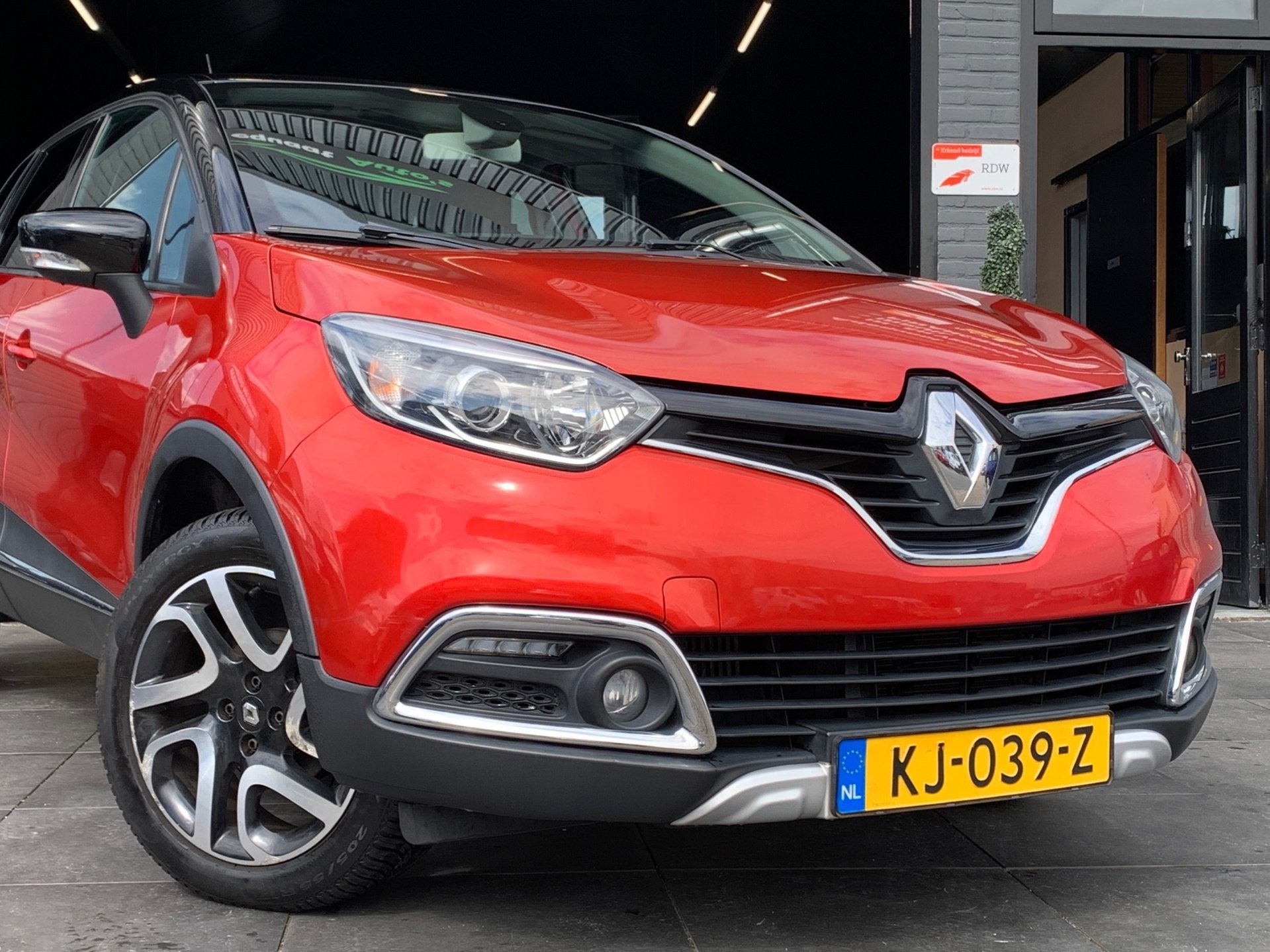 Renault Captur 0.9 TCe Xmod|Cruise|Camera|Stoelvw|NAVI|Leder, Auto's, Voorwielaandrijving, 898 cc, Gebruikt, Met garantie (alle)
