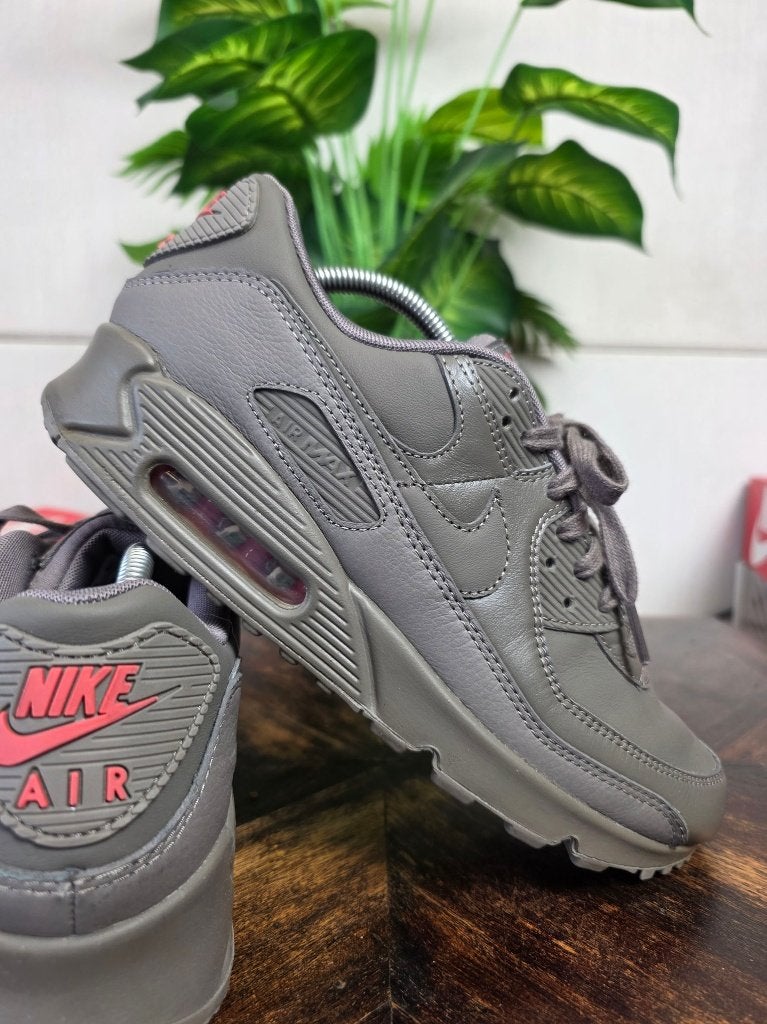 Nike Air Max 90 ESS+ Cave Stone maat 44, Overige kleuren, Nike, Ophalen of Verzenden, Nike
