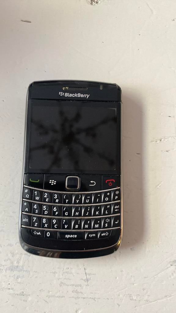 Black Berry curve 8900 blackberry gevonden met opruimen, Ophalen, Zo goed als nieuw, Zwart