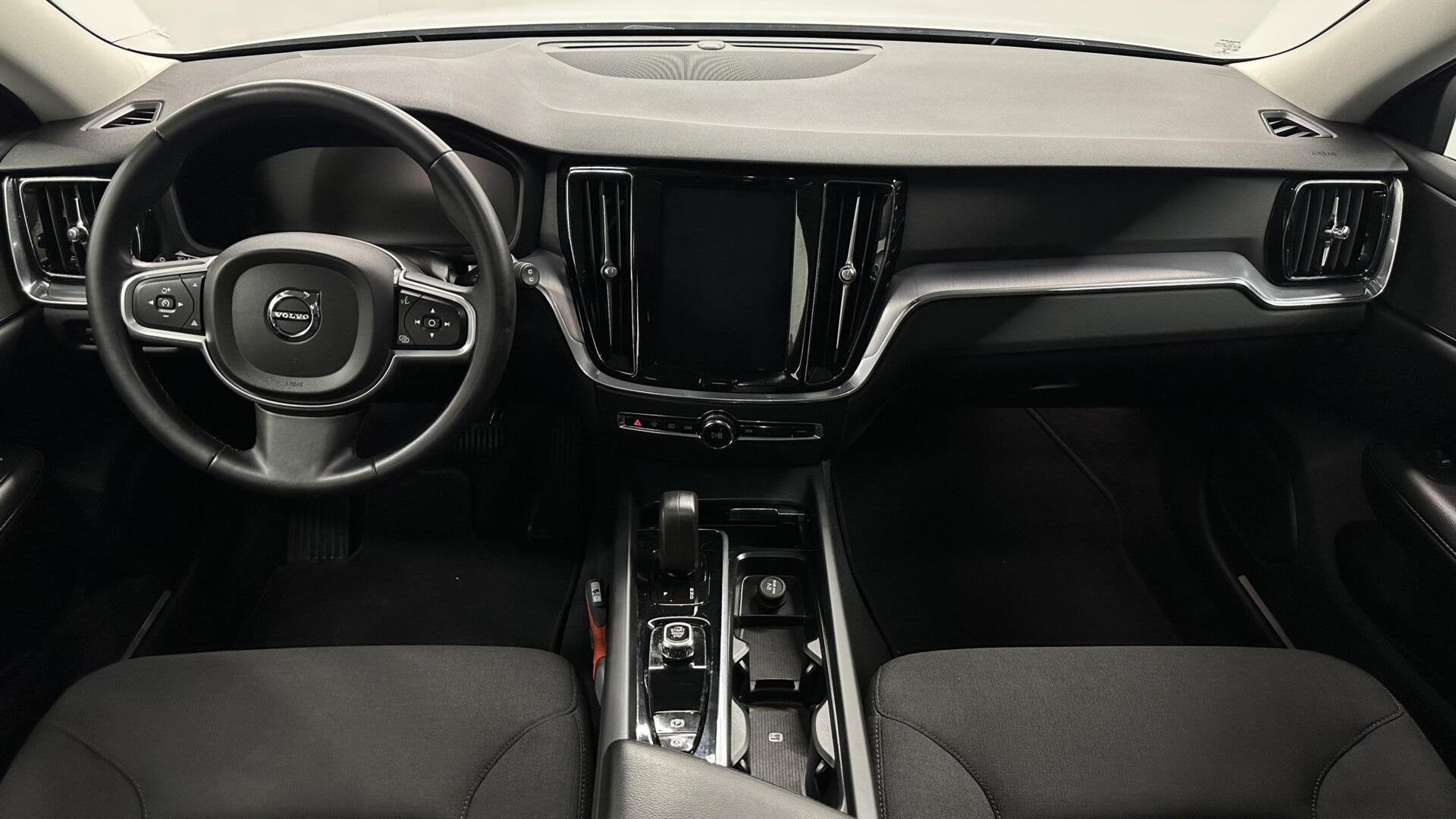 Volvo V60 2.0 B3 Momentum Business ECC NAVI CAMERA CARPLAY L, Auto's, Stof, 4 cilinders, Automatische klimaatregeling, Origineel Nederlands