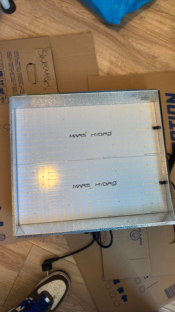 LED plant grow light 300W full spectrum (Mars Hydro), Tuin en Terras, Kweekspullen, Ophalen, Zo goed als nieuw, Kweeklamp