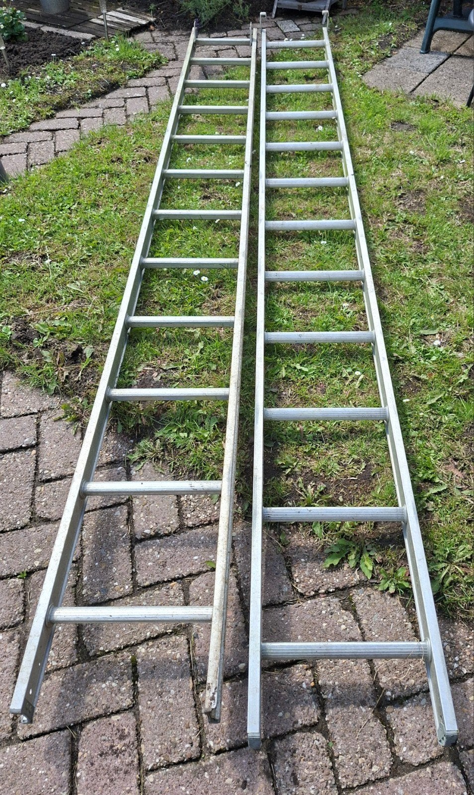 Aluminium ladder 2-delig, Doe-het-zelf en Verbouw, Ladders en Trappen, Ophalen, Gebruikt, 4 meter of meer