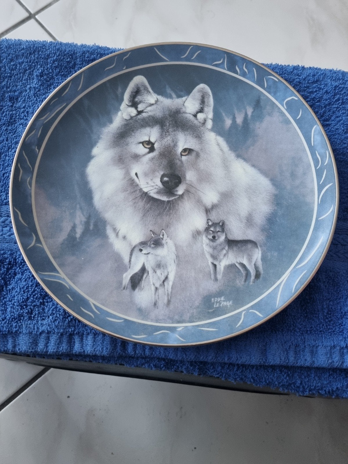 Bradex "Silver Scout" decoratieve bord met wolven, Antiek en Kunst, Ophalen of Verzenden