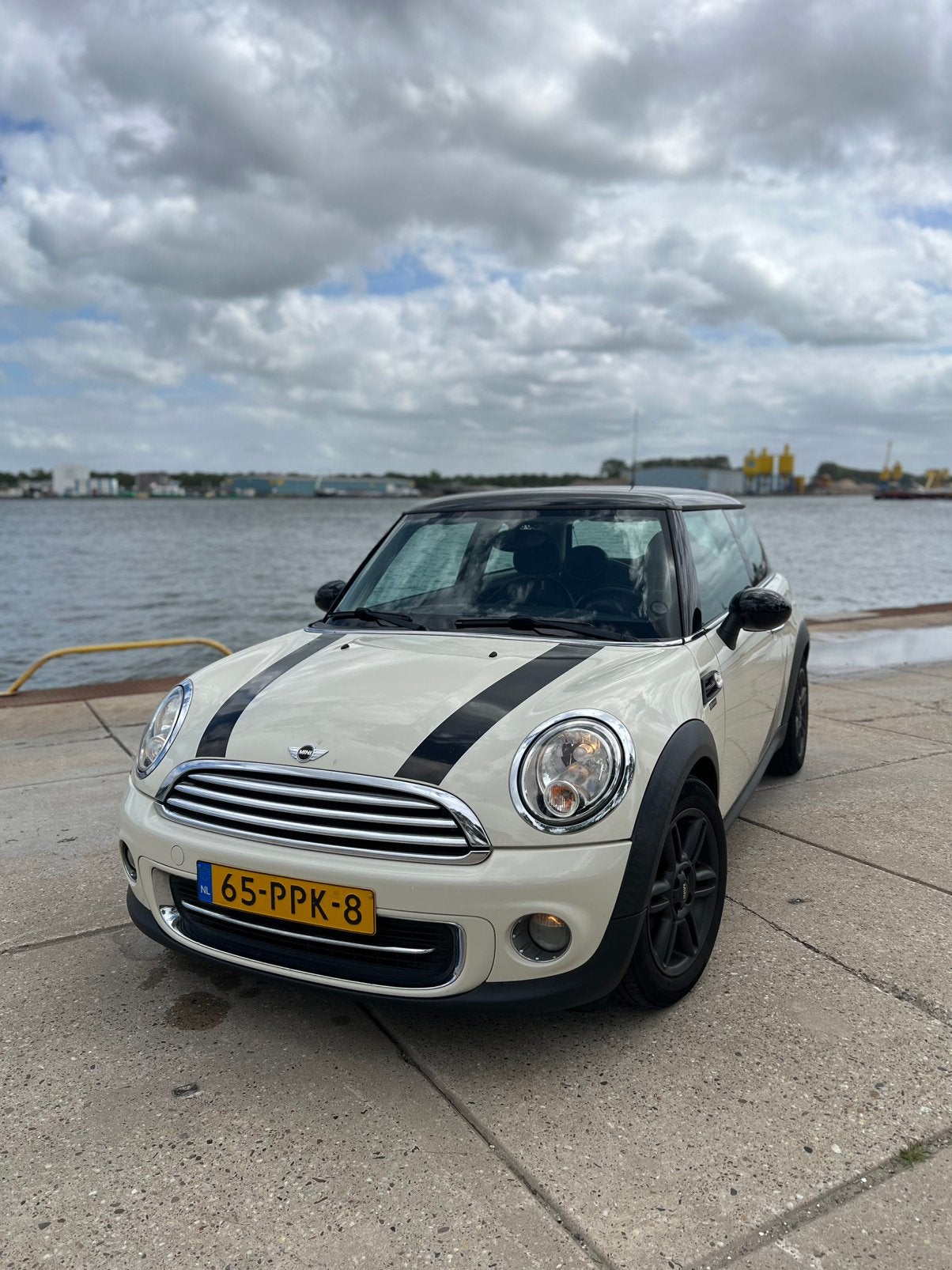 Mini cooper 10 years ll edition, Auto's, Mini, Voorwielaandrijving, 40 €/maand, 4 cilinders, 4 stoelen