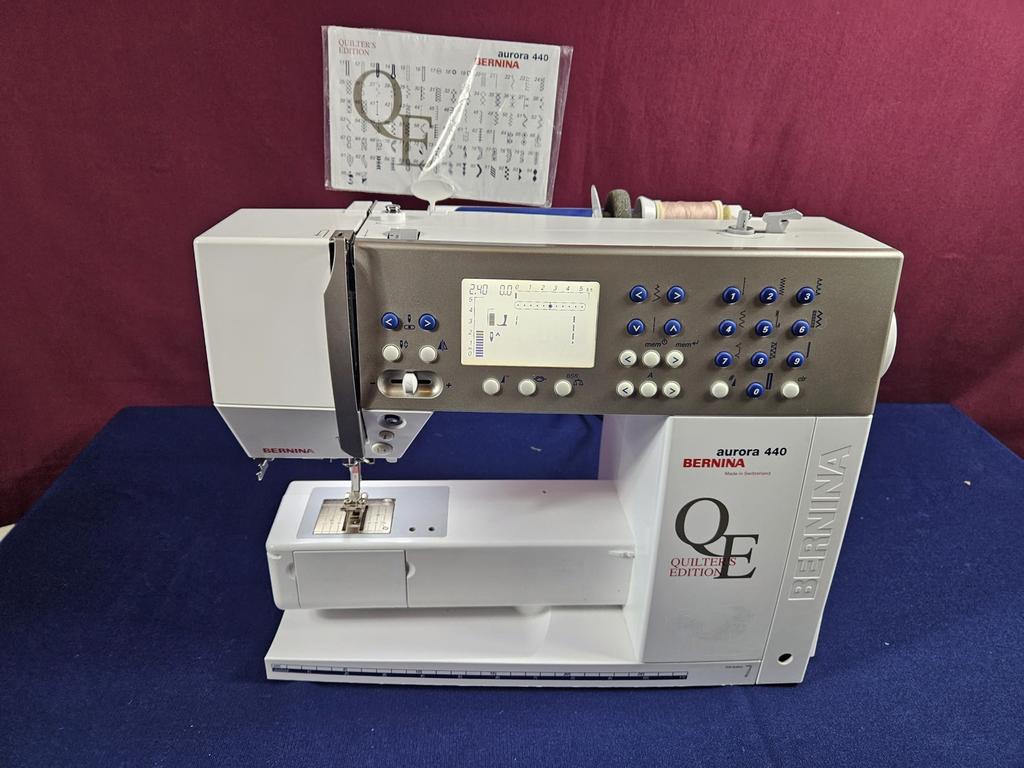Bernina 440 qe naaimachine, Hobby en Vrije tijd, Naaimachines en Toebehoren, Ophalen of Verzenden, Zo goed als nieuw, Naaimachine
