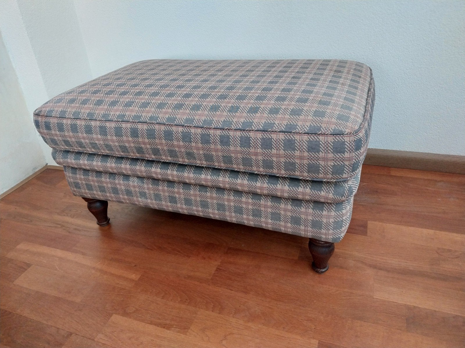 Stoffen hocker met ruitpatroon, Ophalen, Hout, Gebruikt, 75 tot 100 cm