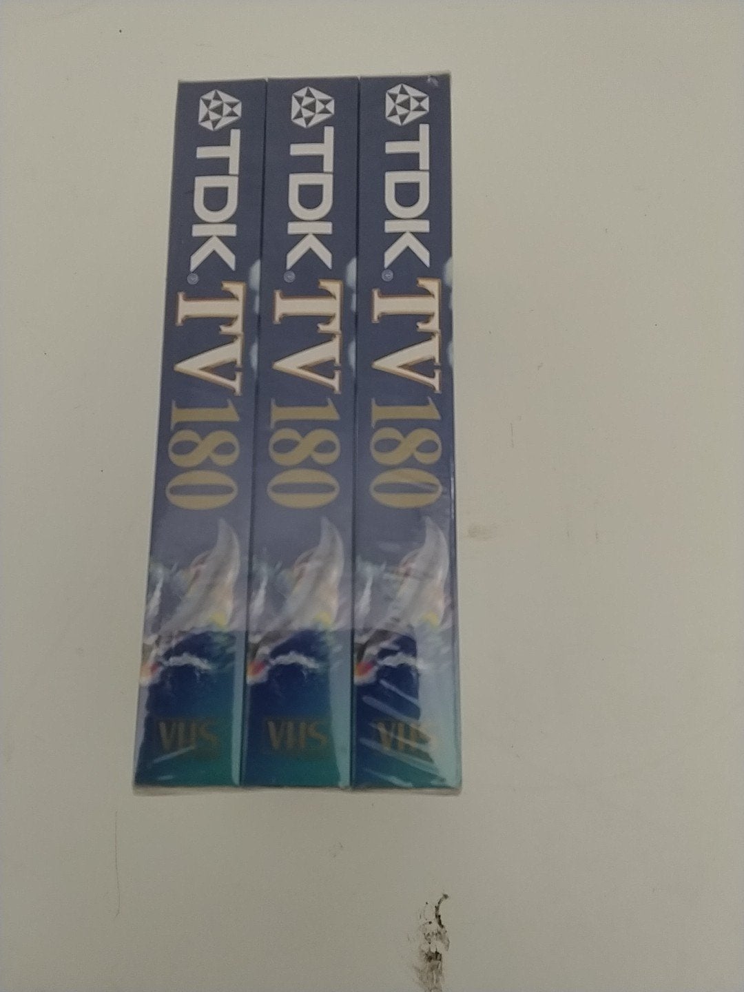 TDK TV 180 VHS videobanden - 3 stuks, nieuw in verpakking, Ophalen of Verzenden, Nieuw in verpakking, VHS, Boxset