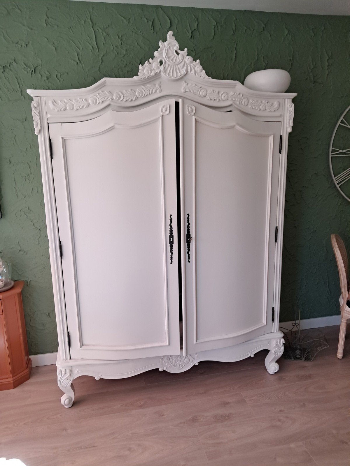 mooie  orgienele  kast, Ophalen