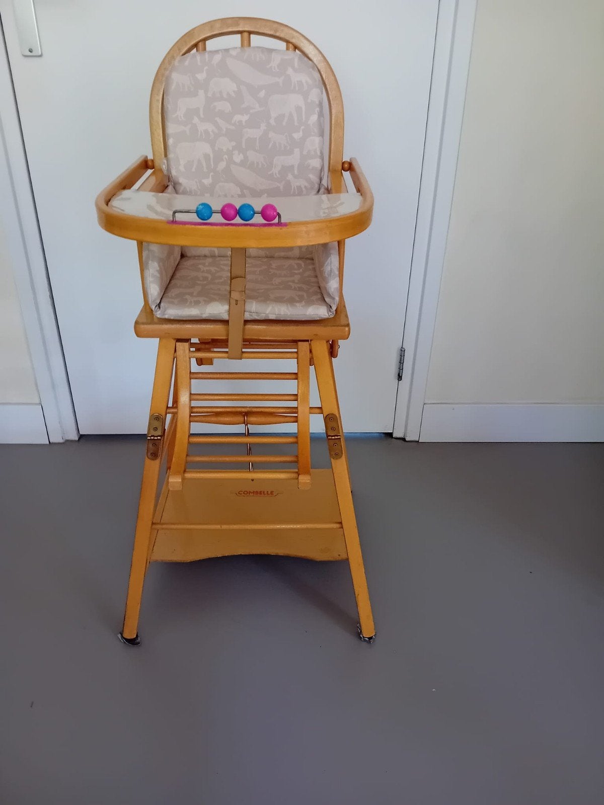 Combi kinderstoel/tafel - Houten kinderstoel, Kinderen en Baby's, Kinderstoelen, Ophalen, Gebruikt, Overige typen, Afneembaar eetblad