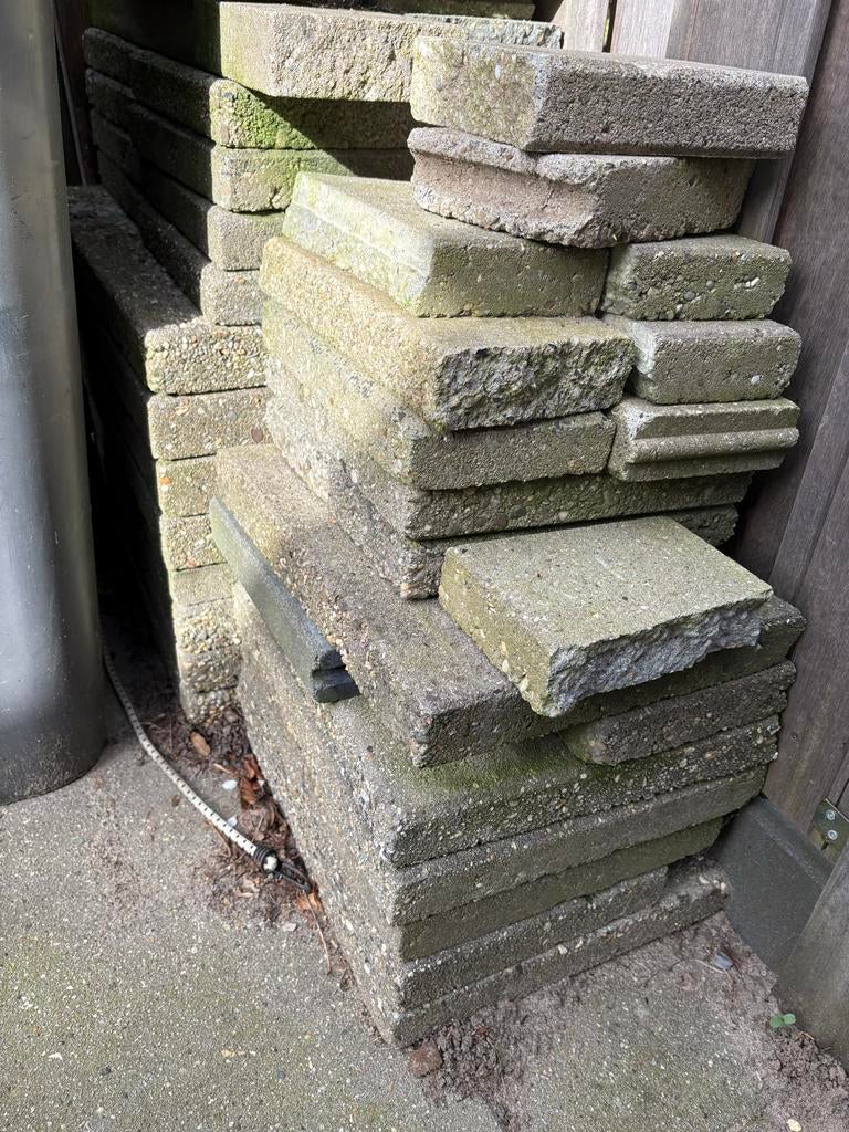 Diverse tegels gratis af te halen in Gorinchem Oost, Tuin en Terras, Ophalen, Gebruikt, Minder dan 5 m², Beton