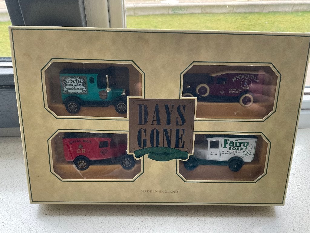 Lledo Days Gone set van 4 w.o. Zeldzame 4711 eau de cologne, Verzenden, Zo goed als nieuw, Bus of Vrachtwagen, Overige merken