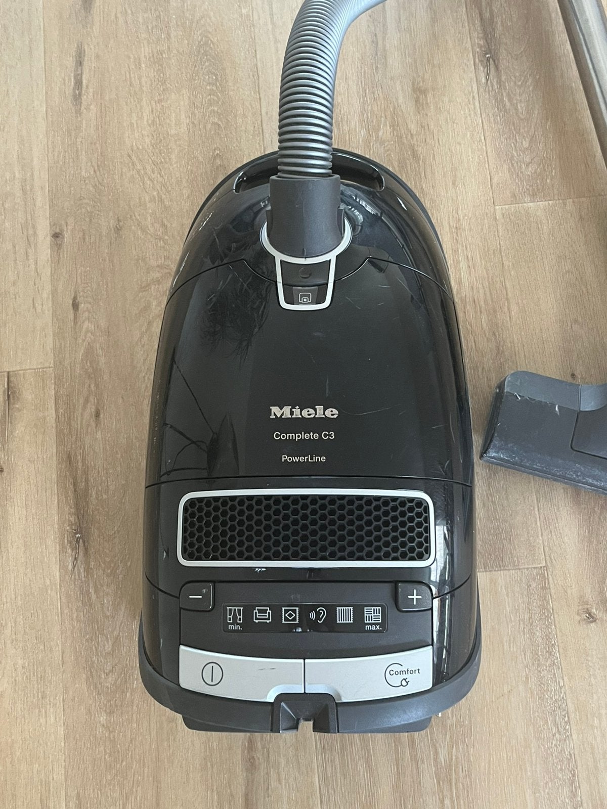 Miele stofzuiger in goede staat, Gebruikt, Miele, 2000 watt of meer, Stille werking