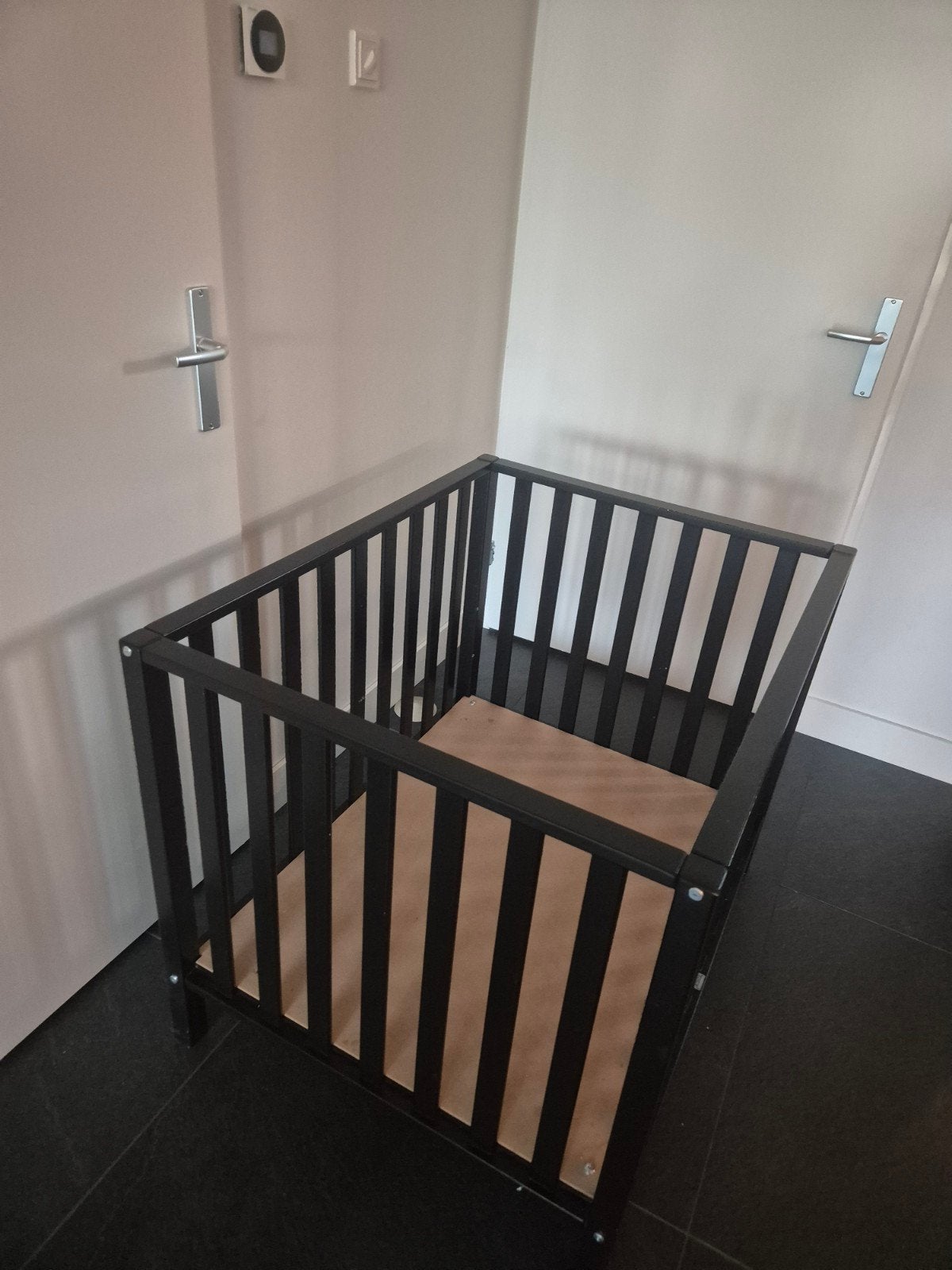 Mooie box, in hoogte verstelbaar - TWF Baby Furniture, Ophalen, Gebruikt, Rechthoekig, In hoogte verstelbaar