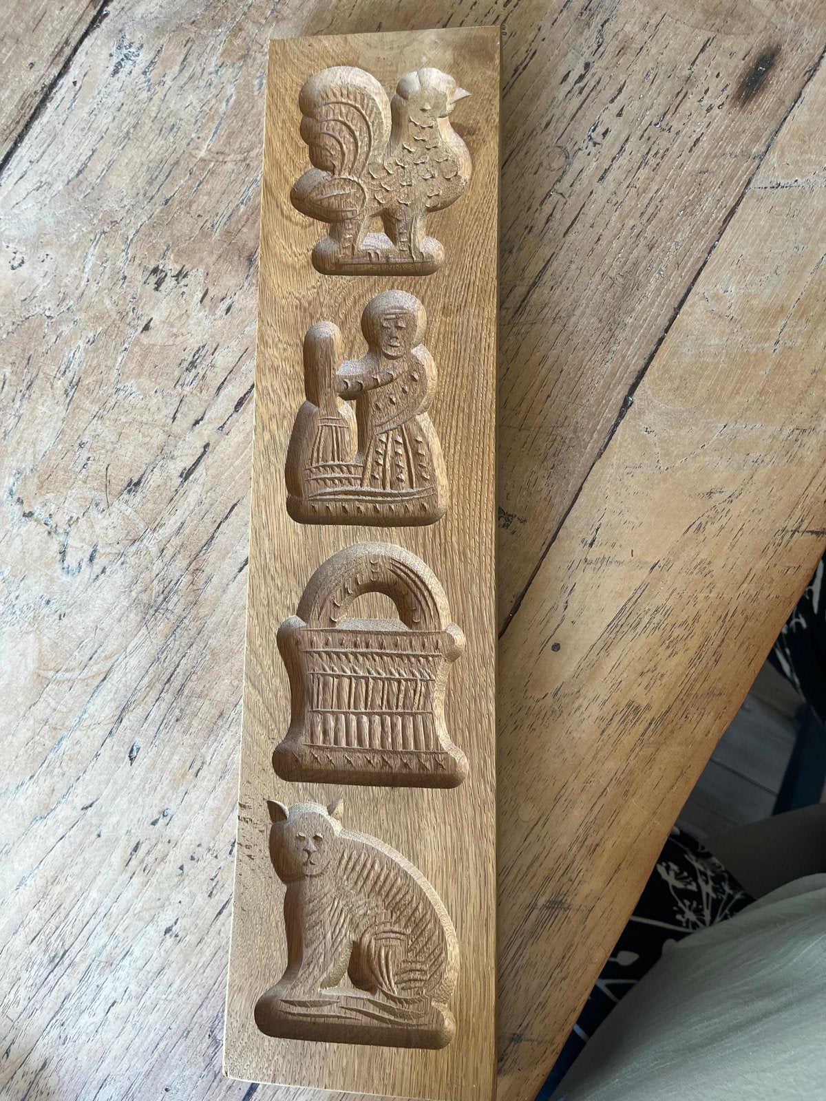 Houten koekplank/ speculaasplank met 4 figuren, Antiek en Kunst, Ophalen