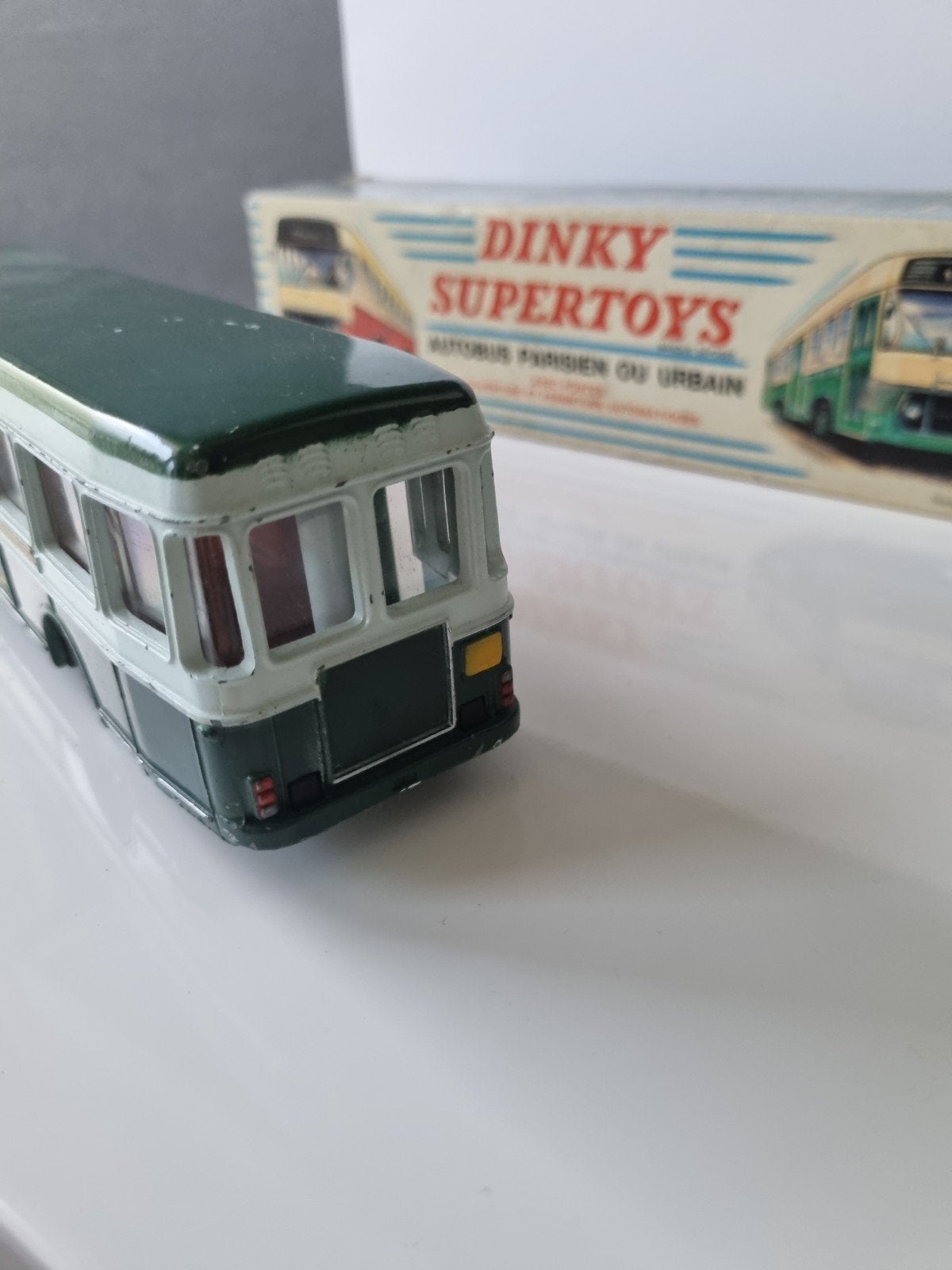 dinky toys, Hobby en Vrije tijd, Modelauto's | 1:43, Ophalen of Verzenden, Gebruikt, Auto, Dinky Toys