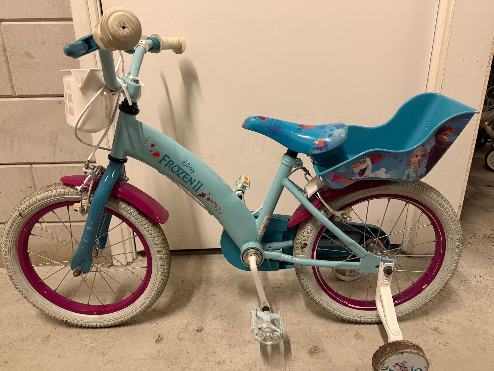 Disney Frozen II Kinderfiets 16 inch met zijwieltjes, Fietsen en Brommers, Fietsen | Kinderfietsjes, Ophalen, Zijwieltjes, Velgrem