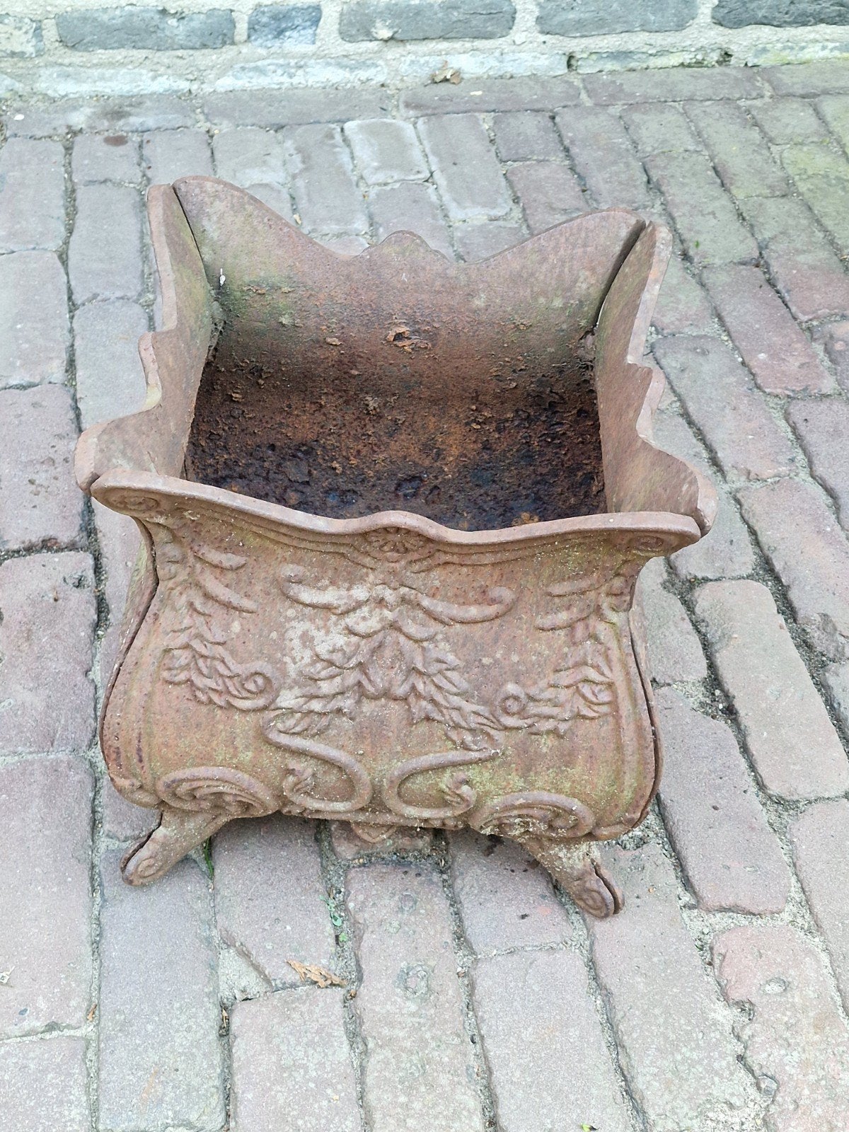 Antieke gietijzeren bloembak jardinière, Tuin en Terras, Bloembakken en Plantenbakken, Ophalen, Gebruikt, Minder dan 30 cm, Minder dan 60 cm