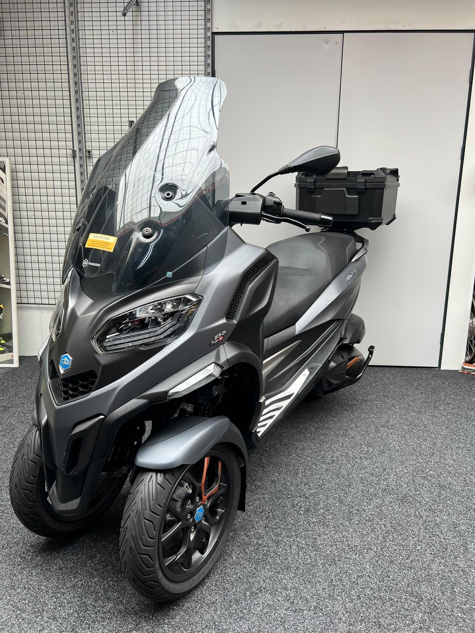 Piaggio Mp3 530 HPE Exclusive, Bedrijf, Handvatverwarming, 12 t/m 35 kW, Scooter